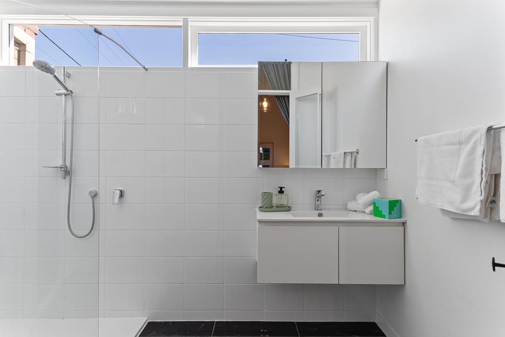 innes LR-8